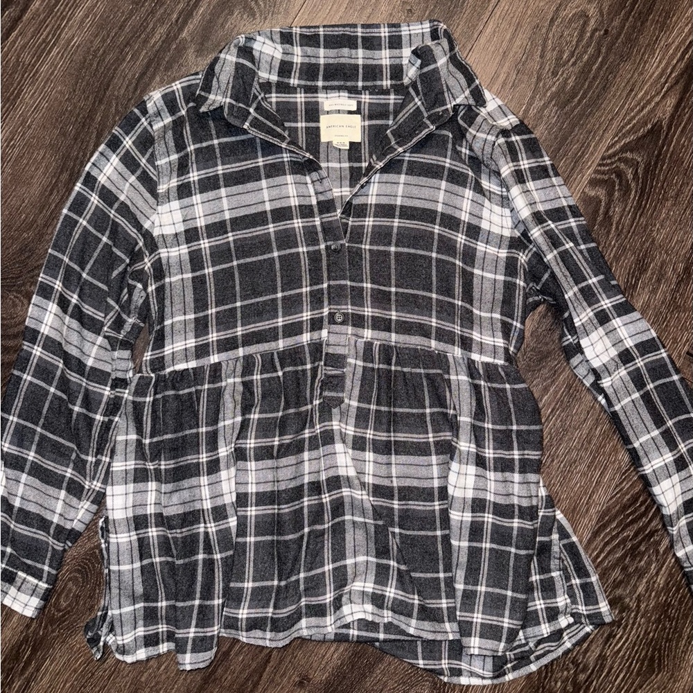 American Eagle Outfitters Gray and White Plaid Women’s Button-Down Shirt